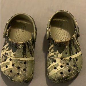 Little boy camo crocs
